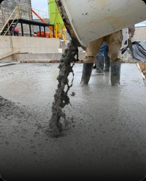 Descarga de concreto en obra